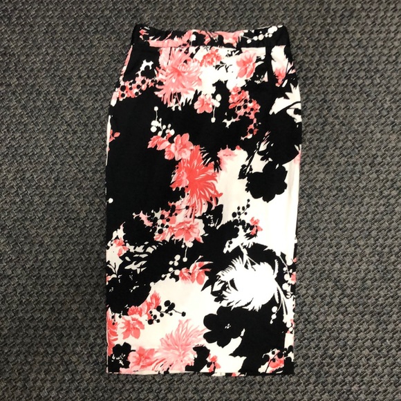 EUC French Connection Pencil Skirt - Size 4 - Picture 2 of 5